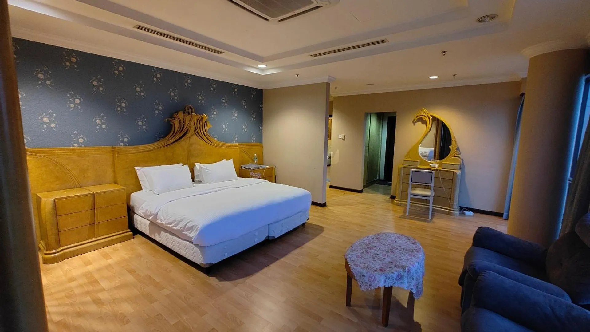 Times Square Services Star Apartment At East Lobby Kuala Lumpur Malaysia