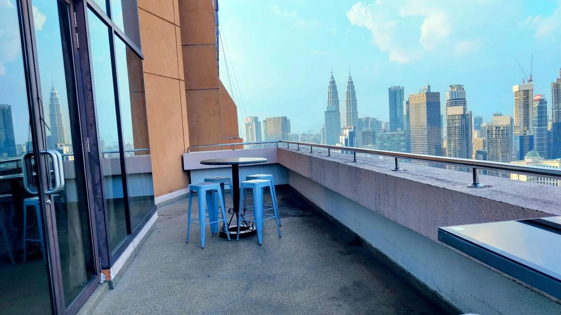 Times Square Services Star Apartment At East Lobby Kuala Lumpur